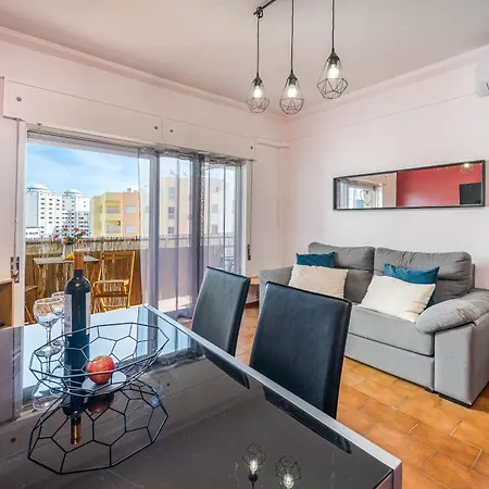 Columbia Da Rocha Apartment *